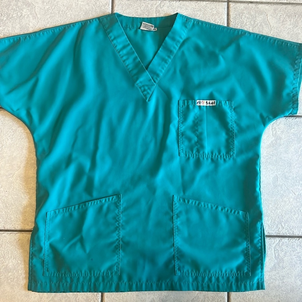 Crazy Scrubs turquoise silky scrub top Vneck 3pocket xs fits like med